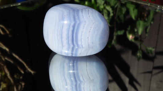 Blue Lace Agate: A Gentle Touch for Mental Clarity